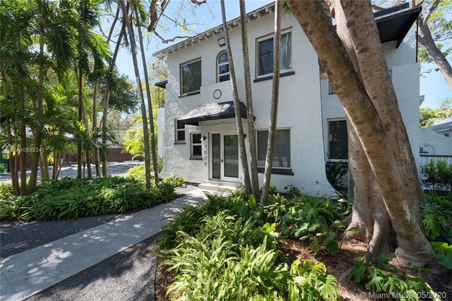 Building Photo - 3669 Poinciana Ave