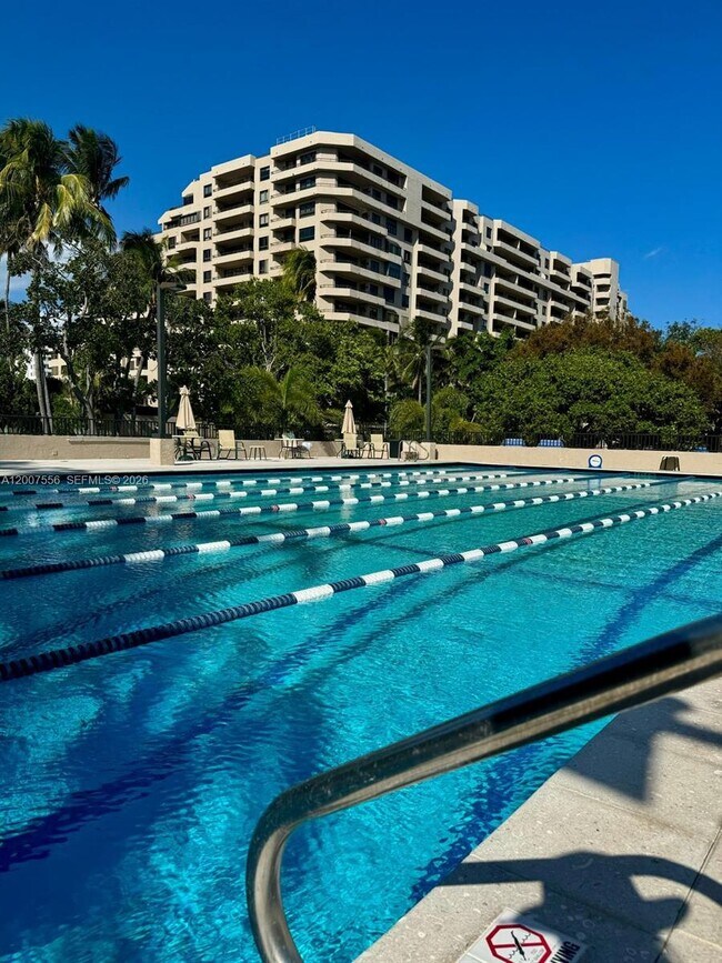 Building Photo - 276 Crandon Blvd