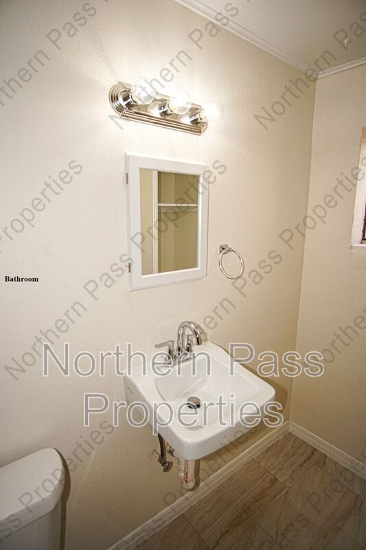 Building Photo - 7320 Dale Rd