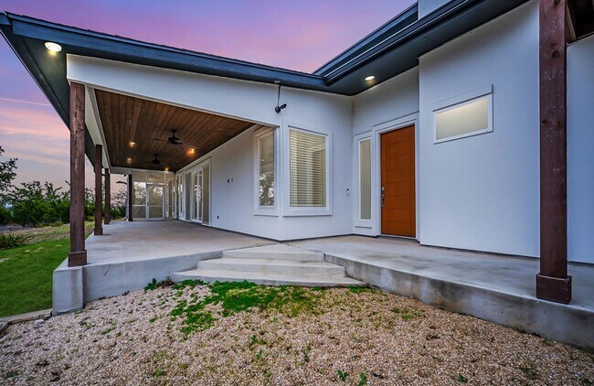 Building Photo - Modern Masterpiece in Canyon Lake