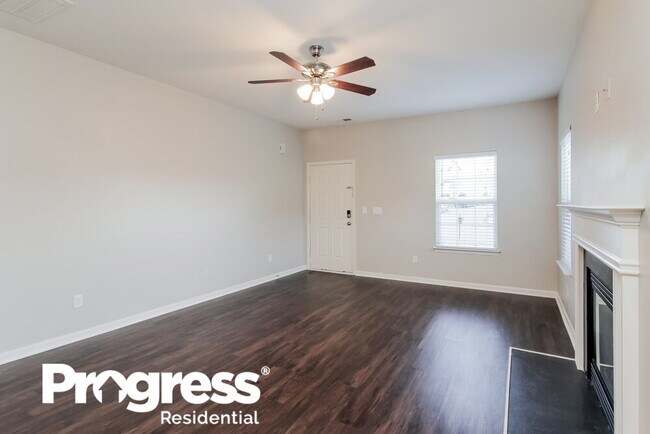 Building Photo - 320 Augustus Lane