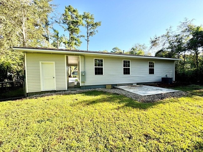 Building Photo - 413 Canna Dr