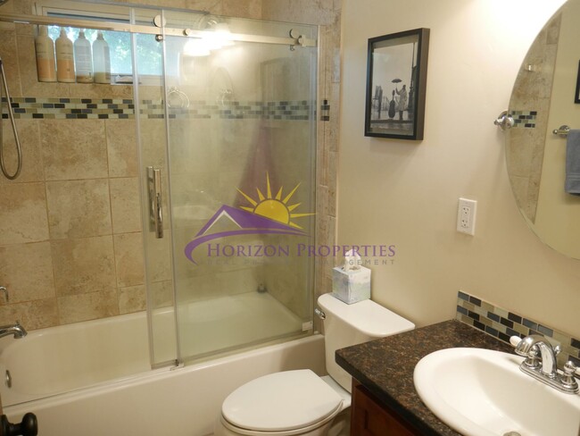 Building Photo - Unique 3 Bed 2 Bath 1,359 Sq. Ft. Midtown ...