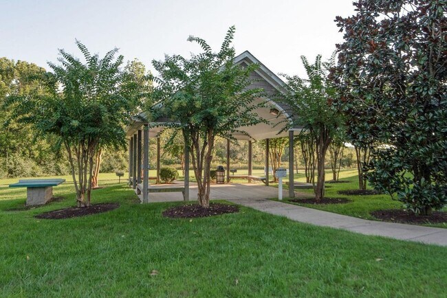 Building Photo - 8231 Lenox Creekside Dr