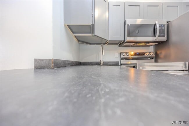 Building Photo - 530 Main St