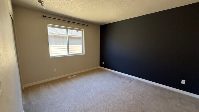 Building Photo - Beautiful 4-Bedroom Home for Lease in the ...