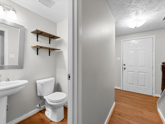 Building Photo - 3513 Castlebury Dr