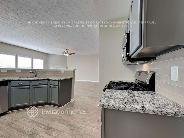 Building Photo - 6680 Island Pointe Dr