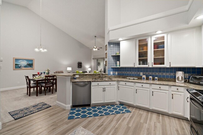 Building Photo - 1594 SW Harbour Isles Cir