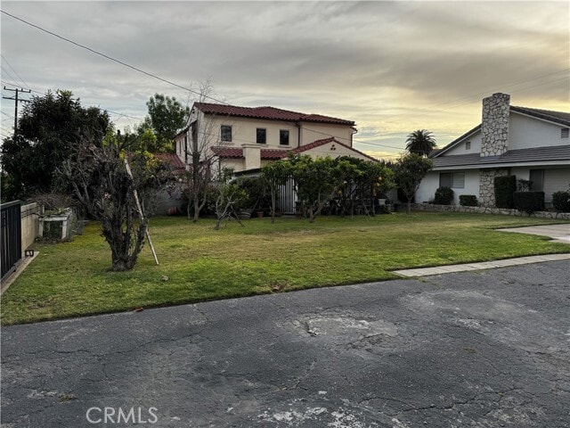 Building Photo - 2115 Holly Ave