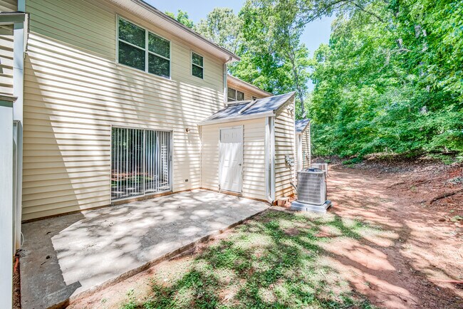 Building Photo - 4084 Hidden Hollow Dr