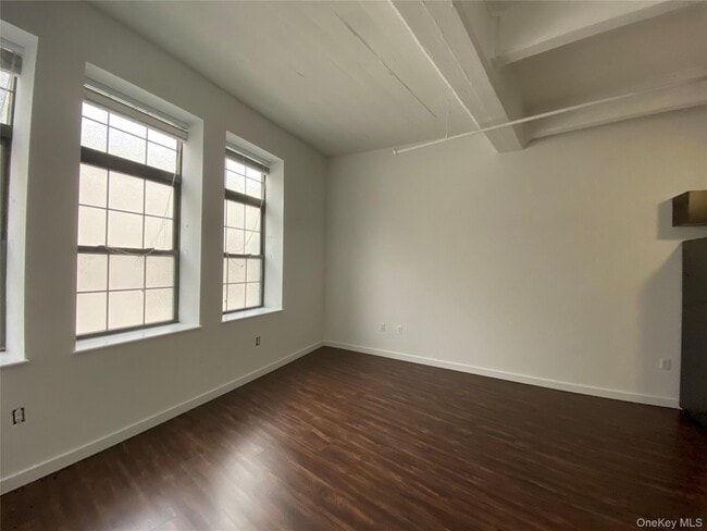 Building Photo - 2 Mill St