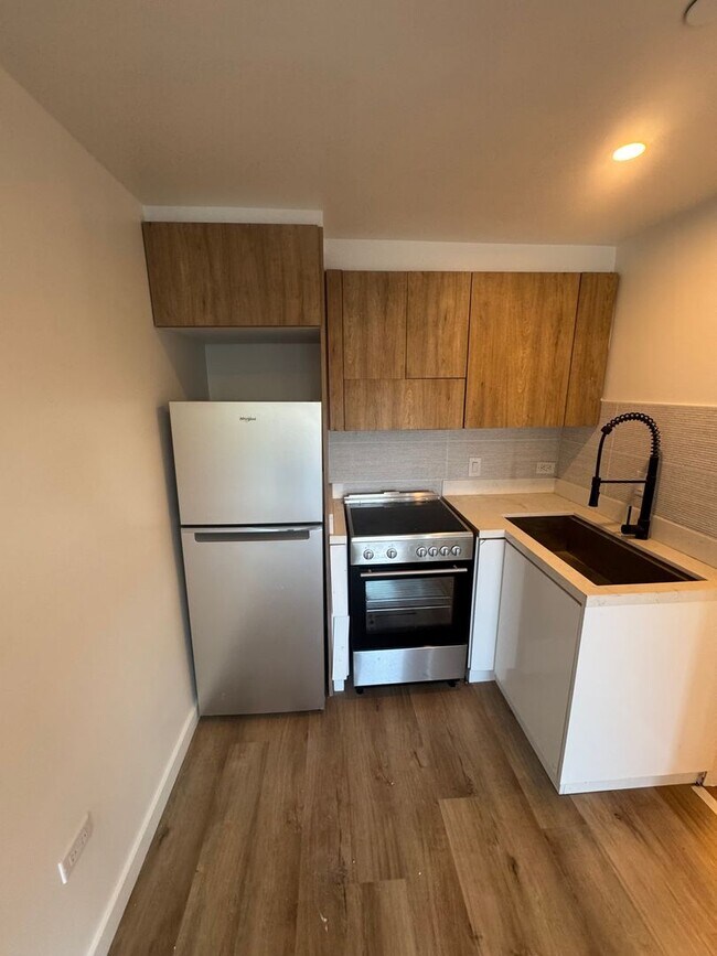 Building Photo - ONE MONTH FREE!! BRAND NEW CONSTRUCTION!! ...