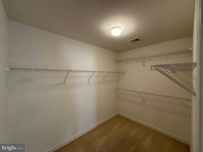 Building Photo - 4415 Medallion Dr