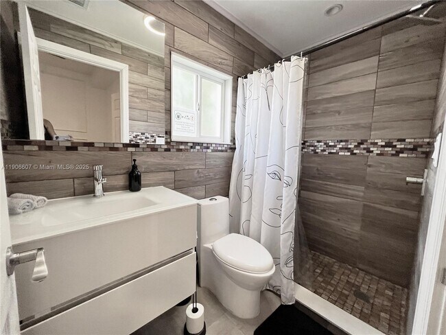 Building Photo - 324 NW 52nd St