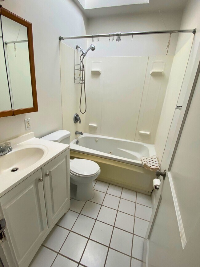 Building Photo - 4417 Kavon Ave