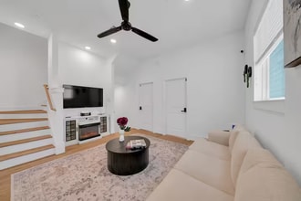 Building Photo - 6834 Lozier St