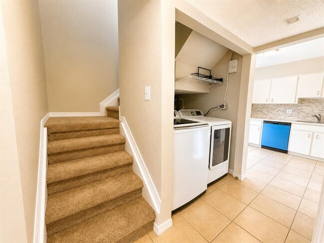 Building Photo - 5104 Springwater Ct
