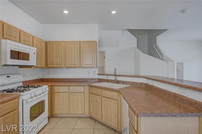 Building Photo - 6560 Bucking Horse Ln