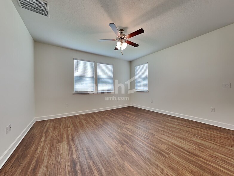 Building Photo - 5786 Hampton Creek Rd