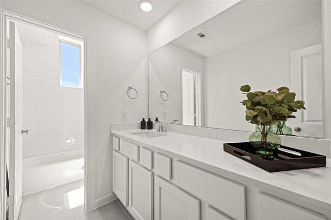 Building Photo - 19726 Curved Steel Dr