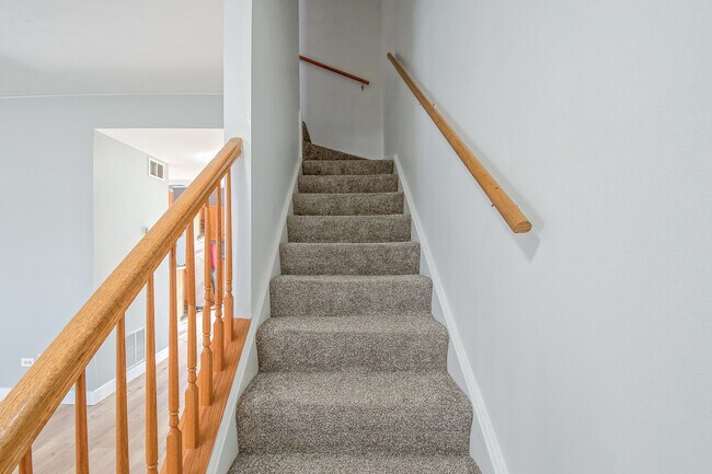 Building Photo - 1431 W Split Oak Cir