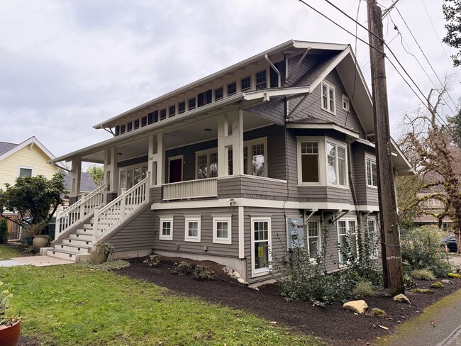 Building Photo - ROJAS