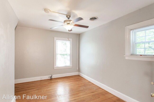 Building Photo - 4 br, 3.5 bath House - 1303 E. Fifth St