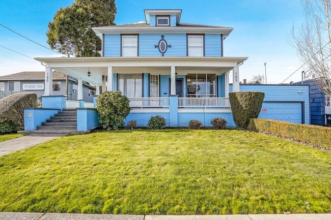 Building Photo - Fully furnished 5-bed, 3.5 bath home in hi...