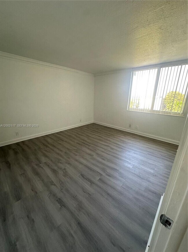 Building Photo - 9001 SW 77th Ave