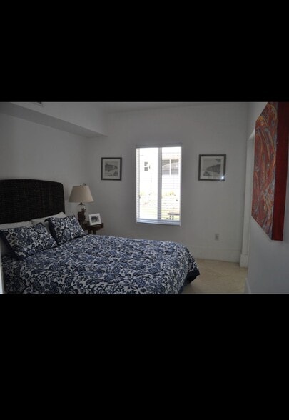 Building Photo - 1082 NE 89th St