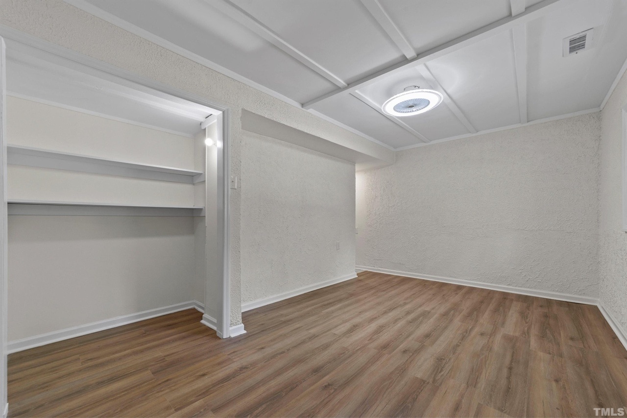 Building Photo - Room in Single Family Home on Buckingham Rd
