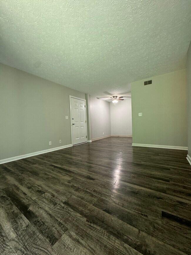 Building Photo - Woodfield