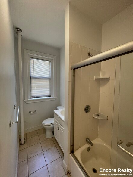 Building Photo - 108 Peterborough St