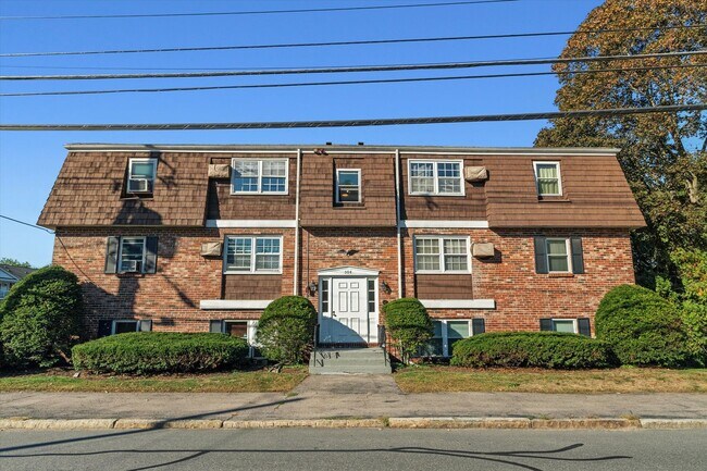 Building Photo - 504 River Rd