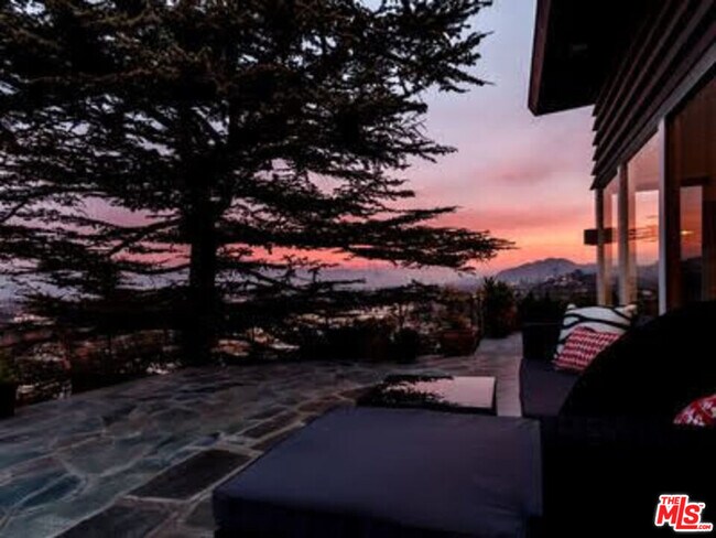 Building Photo - 4218 Vanetta Dr