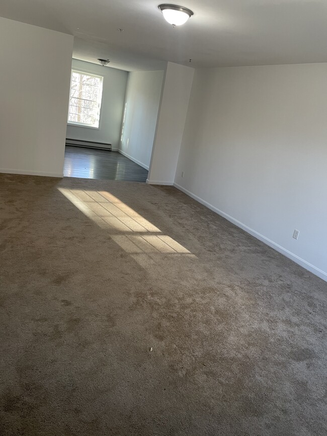 Building Photo - 6 Grove St