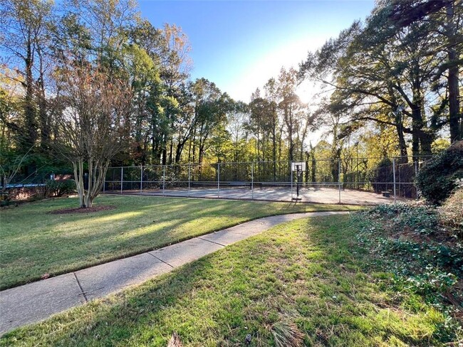 Building Photo - 3125 Colonial Way