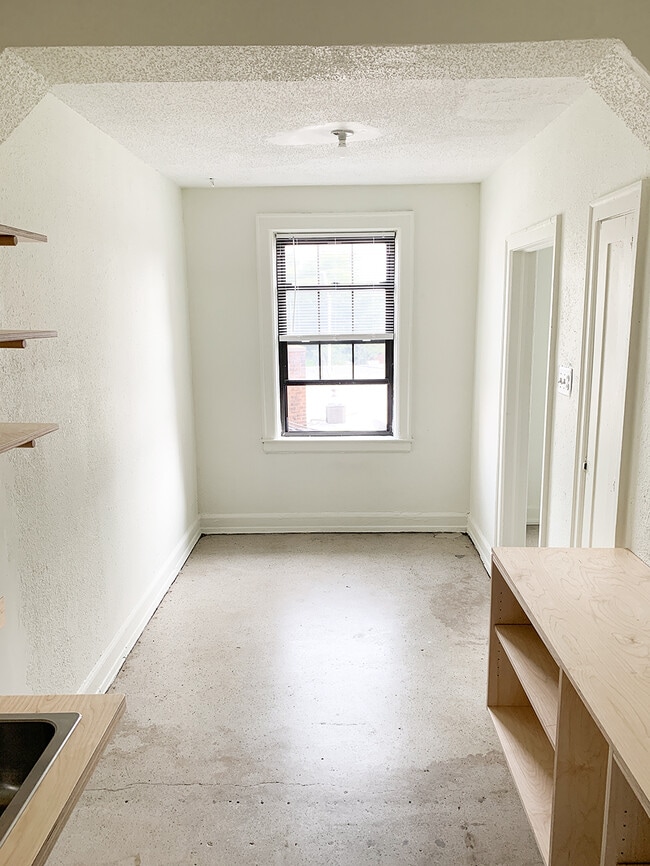Building Photo - 1130 Holcomb St