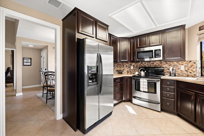 Building Photo - 68615 Paseo Soria