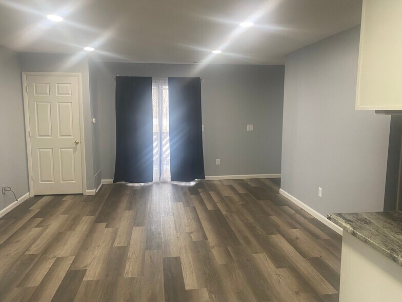 Building Photo - 16546 Clarkson Dr