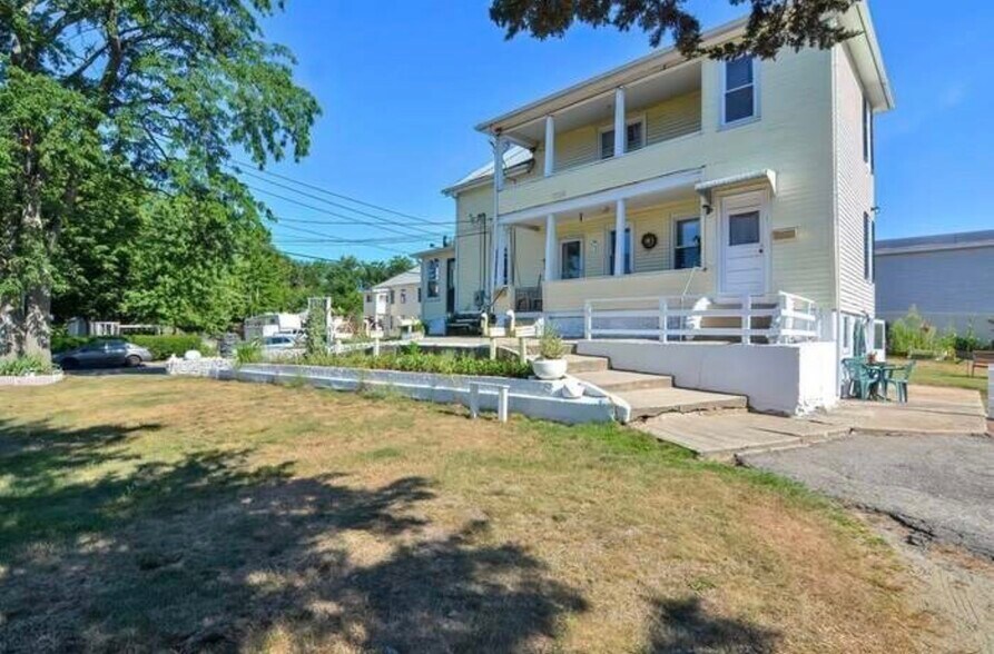 Building Photo - 21 Miller St