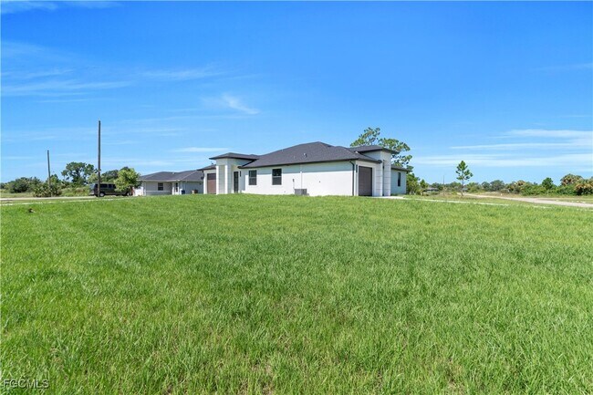 Building Photo - 1112 Eisenhower Blvd