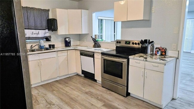 Building Photo - 2953 NW 10th Ct