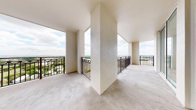 Building Photo - 550 Okeechobee Blvd