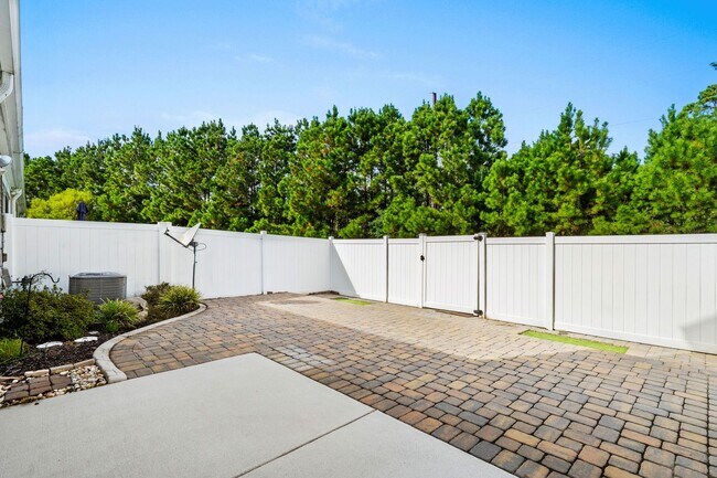Building Photo - 156 Parmelee Dr