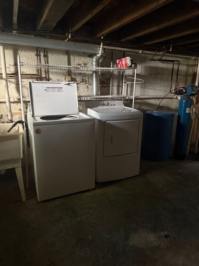 Building Photo - Newly Updated Home in Downtown Middleton