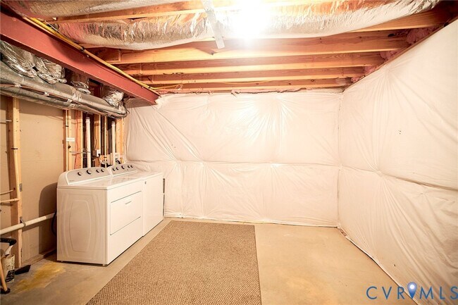 Building Photo - 315 Kingscote Ln
