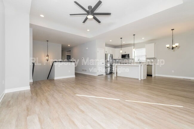 Building Photo - 6255 Callisburg Dr