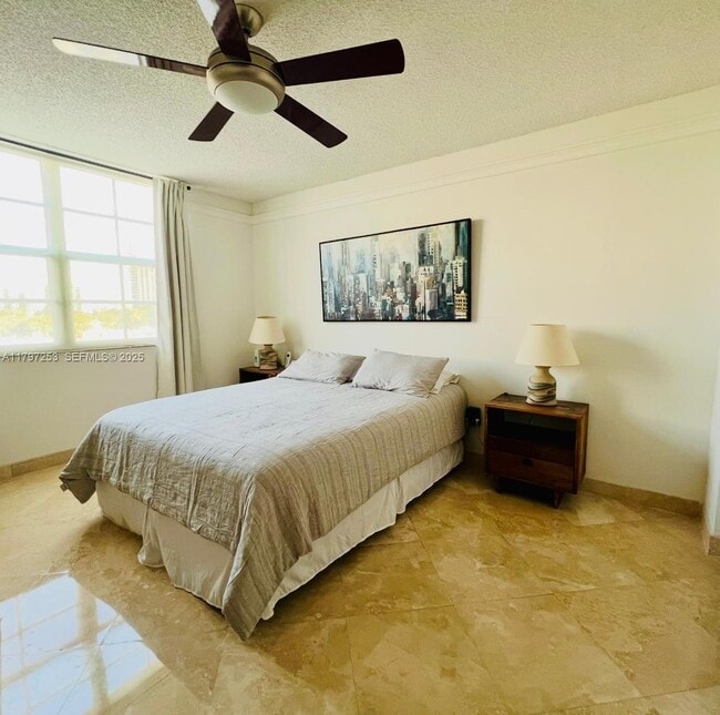 Building Photo - 19877 E Country Club Dr